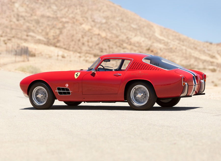 El Ferrari 250 GT Berlinetta es un ejemplo de coche cupé "fastback" y portezuela para el maletero.