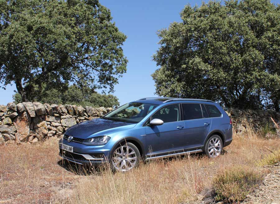 Los elementos estéticos del VW Golf Alltrack cumplen una función protectora.