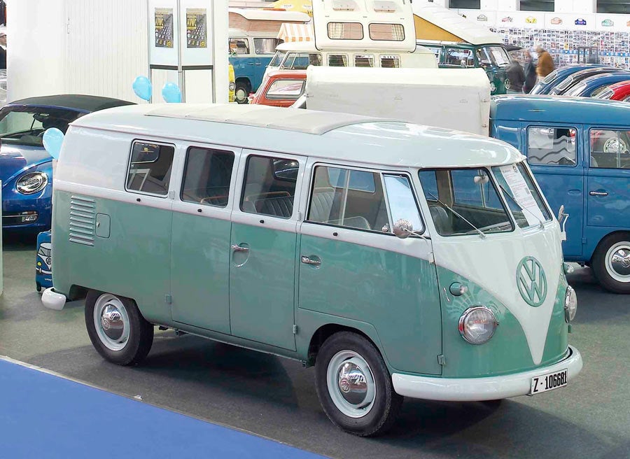 Volkswagen Tipo 2, uno de los "bisabuelos" de los monovolúmenes actuales.