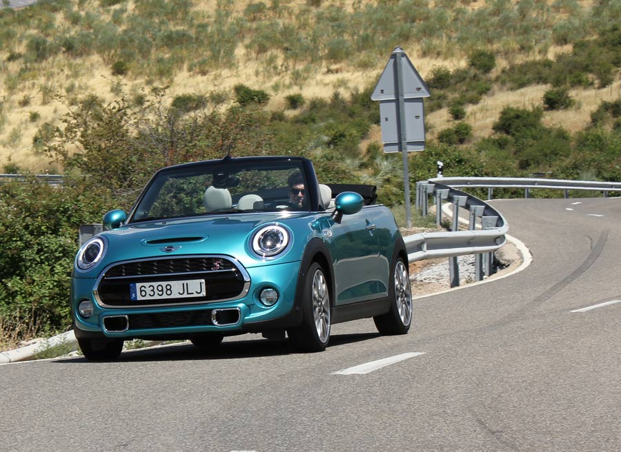 Según consumos homologados, el Mini Cooper S Cabrio consume de media 6,1/100 km.