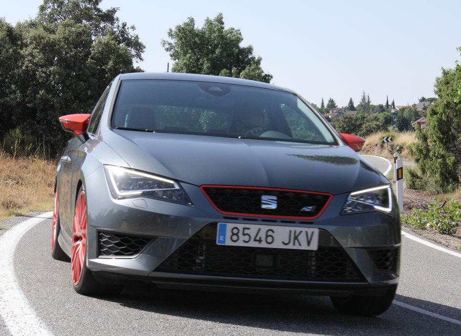 La carrocería del Seat León Cupra es 10 mm más baja que la del resto de la gama.