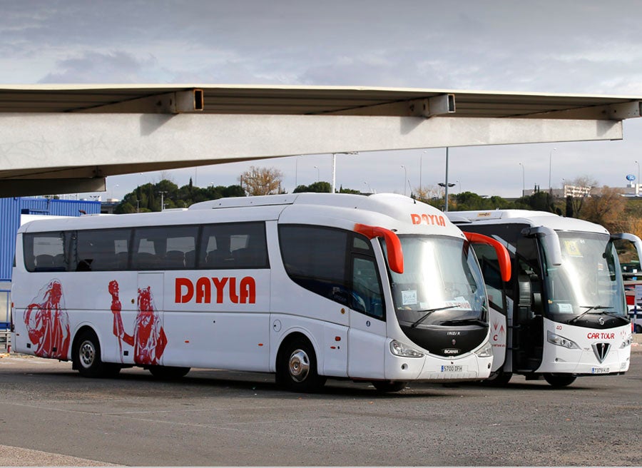Asegúrate de que el autocar que lleva y trae a tu hijo al colegio cumple con las medidas exigidas.