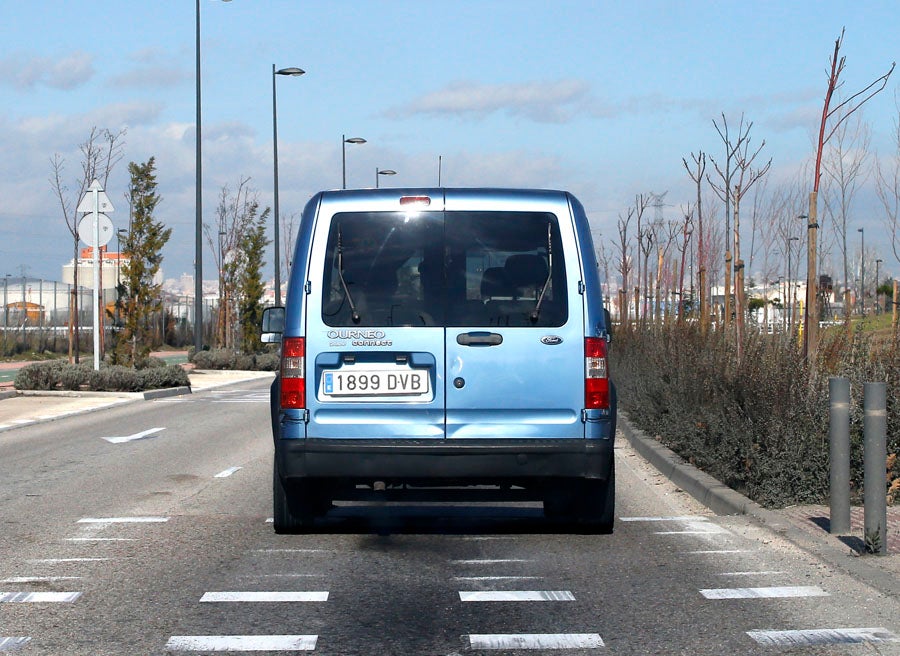 Los vehículos destinados para el uso comercial más frecuentes son las furgonetas ligeras, furgones y las pick-up.
