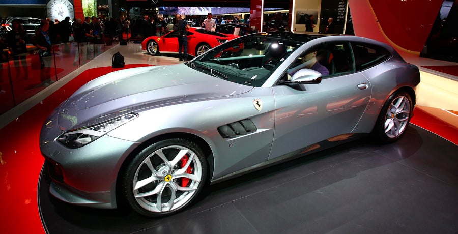 Nuevo Ferrari GTC4Lusso T con 610 caballos en París 2016 Nuevo Ferrari GTC4Lusso T con 610 caballos en París 2016