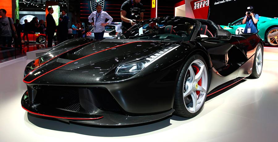 Cómo se conduce el Ferrari LaFerrari Aperta Cómo se conduce el Ferrari LaFerrari Aperta