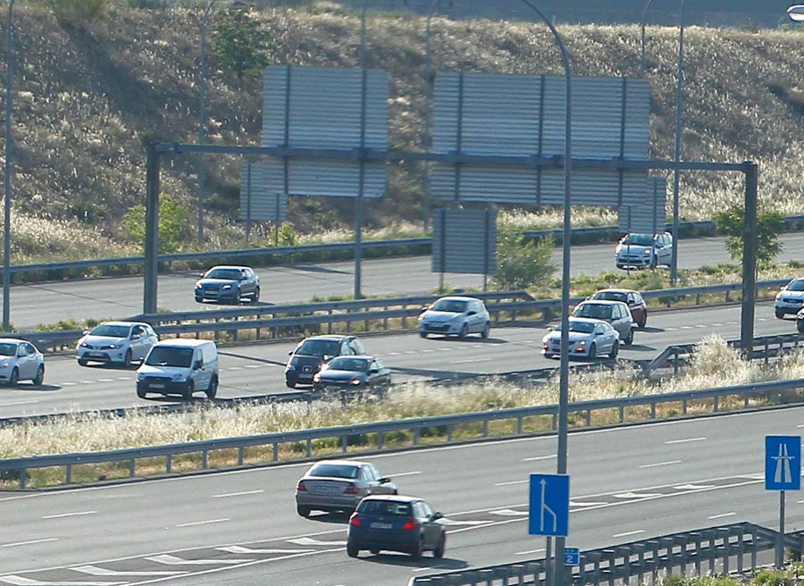 Las autopistas son los lugares donde proliferan los radares de tramo, entre otros motivos, porque son más fáciles de conectar a la corriente eléctrica.
