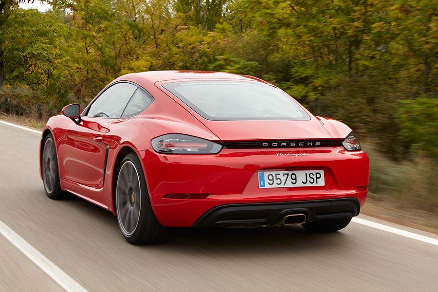 El comportamiento del Porsche 718 Cayman no admite críticas.