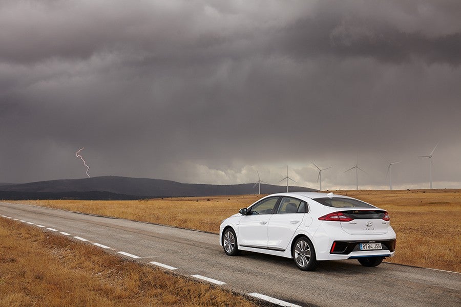Presentación y prueba del nuevo Hyundai Ioniq 2016 8