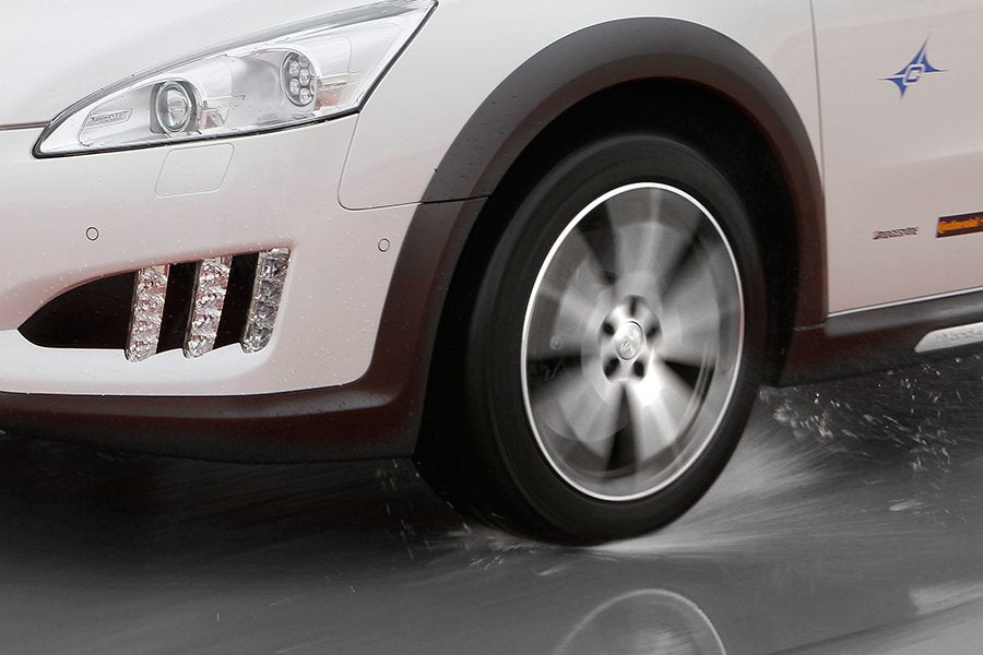 Qué es y cómo reaccionar ante el aquaplaning Qué es y cómo reaccionar ante el aquaplaning