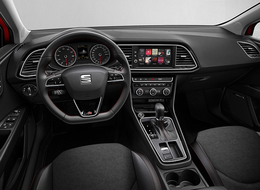 El salpicadero del nuevo Seat León está fabricado con materiales de mayor calidad.