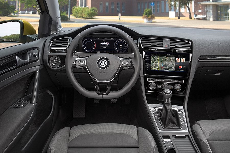 El interior del Golf sigue siendo muy austero.