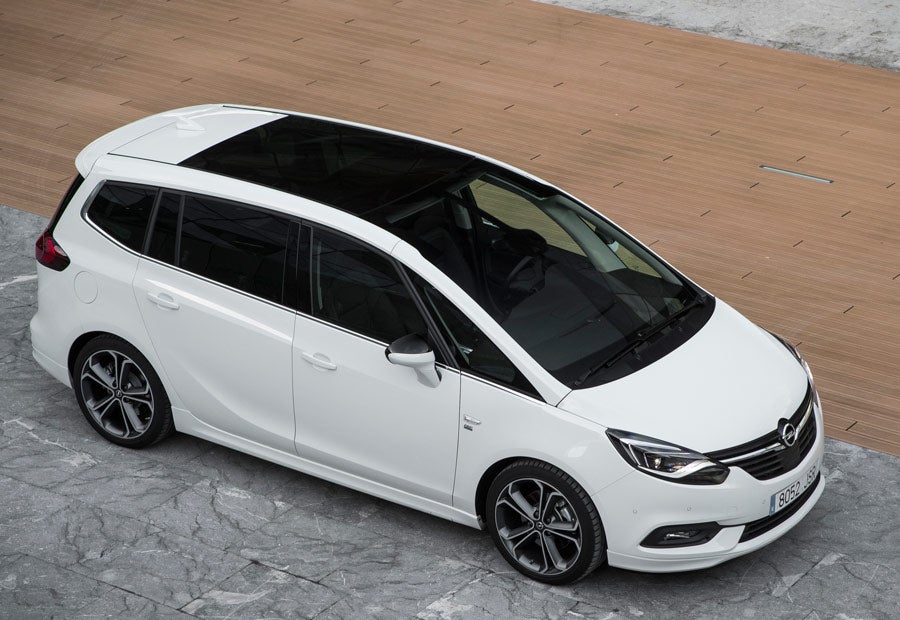 Una ventaja diferencial del Opel Zafira es su parabrisas panorámico.