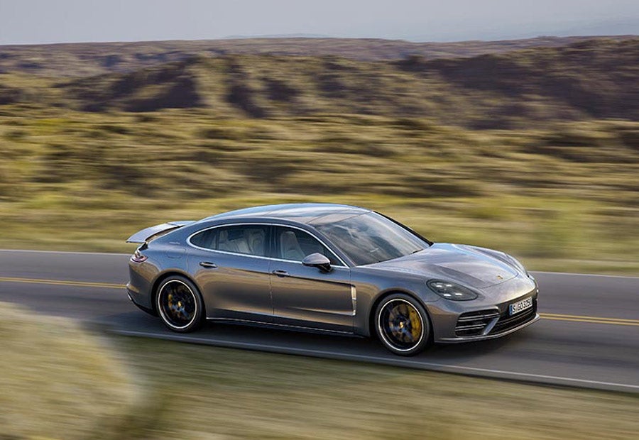 El nuevo Porsche Panamera estrena plataforma con mayores posibilidades tecnológicas.