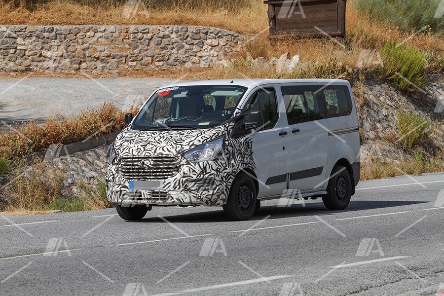 Fotos espía del nuevo Ford Tourneo Custom 2017 Fotos espía del nuevo Ford Tourneo Custom 2017