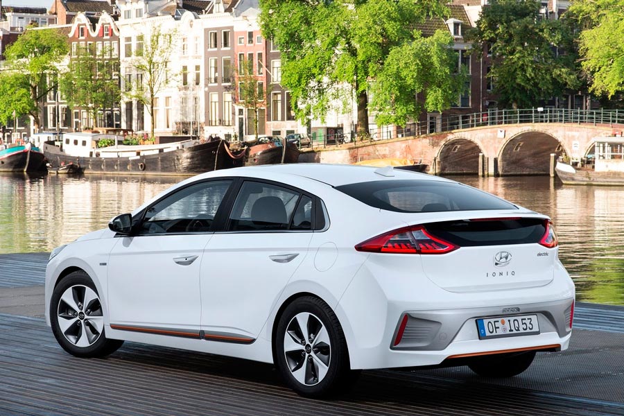 Hyundai-Ioniq-2017-1600-1f