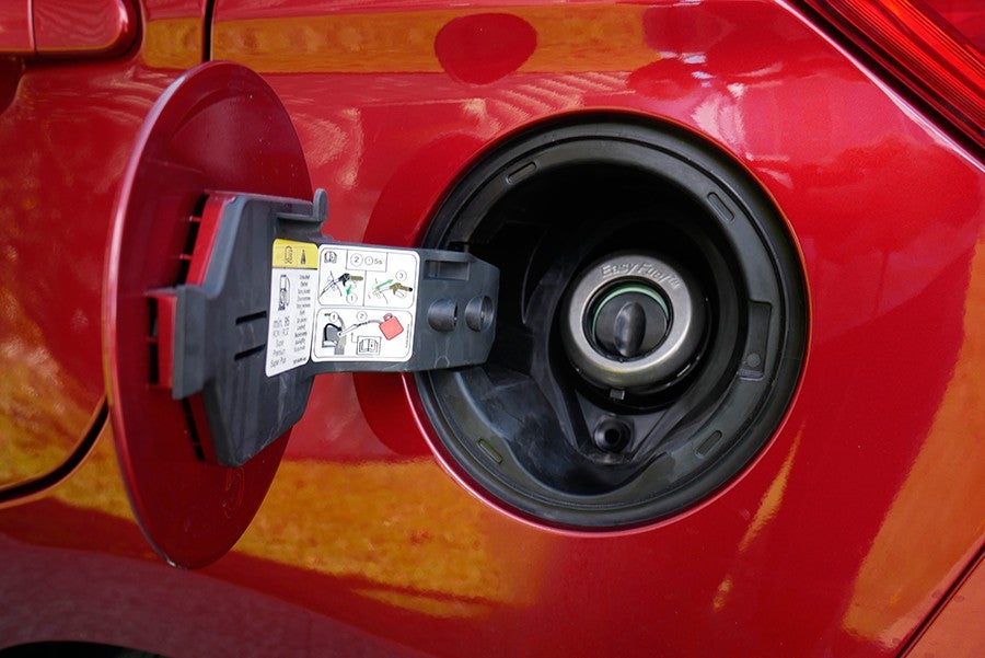 Una buena idea, sin complicados e incómodos tapones para el combustible.