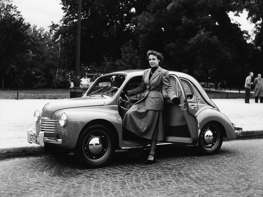 El Renault 4CV fue un proyecto que contó con la colaboración de Porsche.