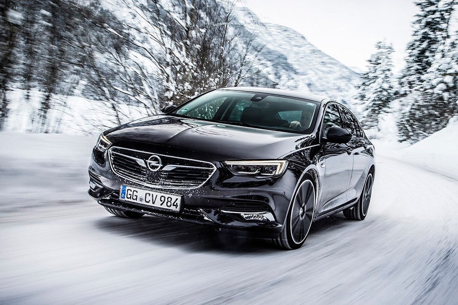 Nuevo Opel Insignia con tracción total y diferencial vectorial Nuevo Opel Insignia con tracción total y diferencial vectorial