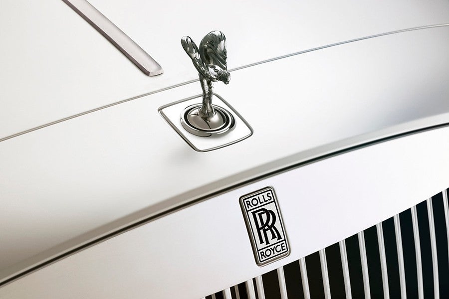 Las letras en negro son un símbolo de luto por la muerte de su fundador, Henry Royce.