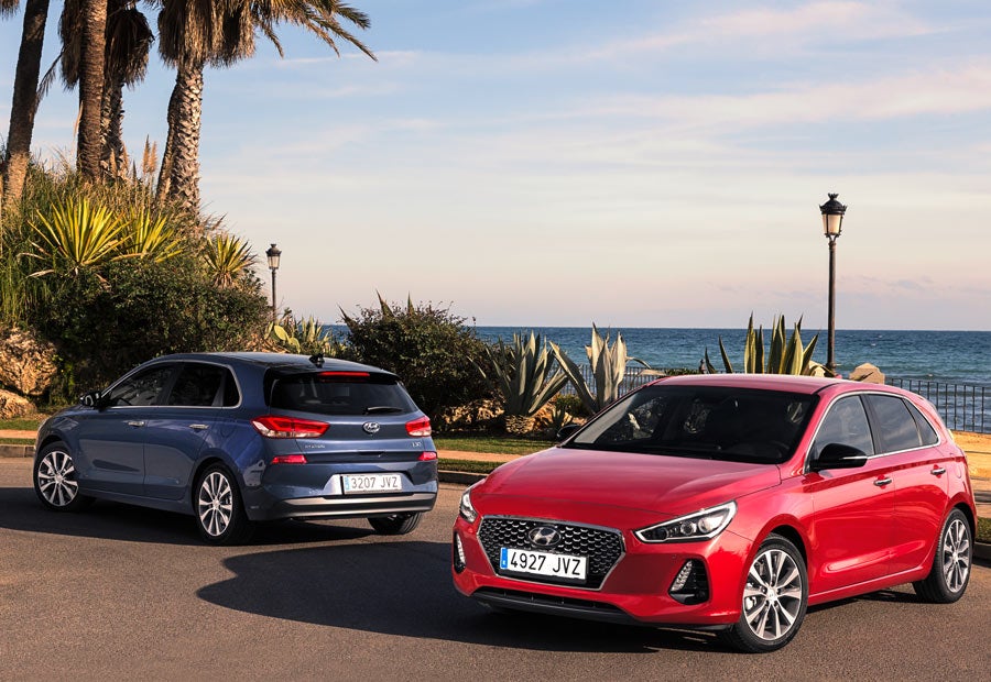 El nuevo Hyundai i30 2017 parte de una hoja en blanco, en la que se estrena hasta la plataforma.
