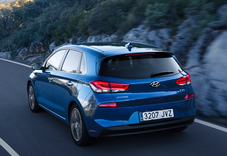 LA suspensión trasera del nuevo Hyundai i30 es independiente multibrazo y su diseño tiene poco que envidiar a la del actual Ford Focus.