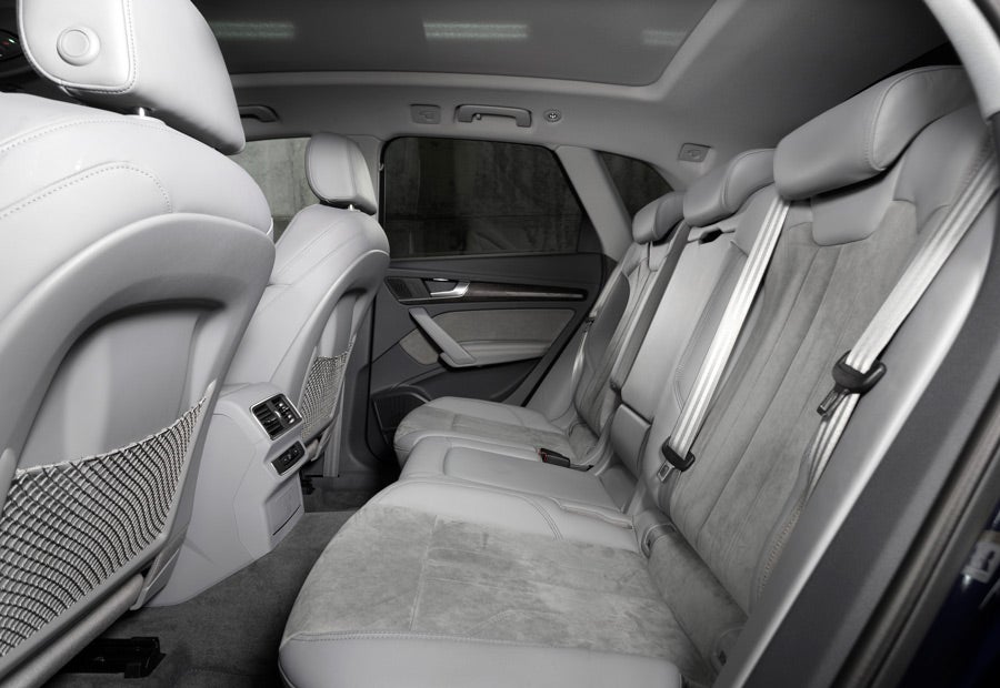 Una de las novedades del interior del Audi Q5 es que, en opción, la banqueta trasera puede desplazarse longitudinalmente.