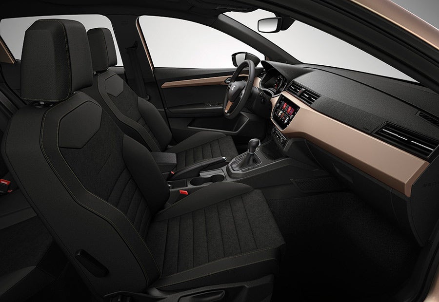 6 centímetros más de anchura y nada menos que casi 10 en batalla son los aspectos más destacados del espacio interior del nuevo Seat Ibiza 2017.