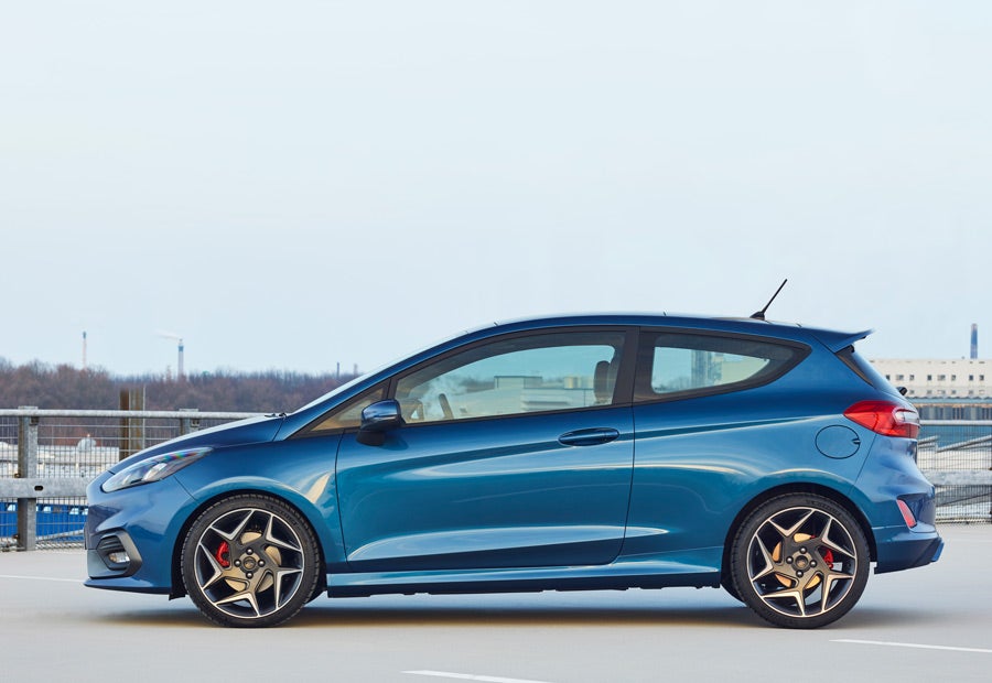La aceleración de 0 a 100 km/h del nuevo Ford Fiesta ST de tres cilindros se mantiene en 6,9 segundos, igual que el modelo de 4 cilindros.