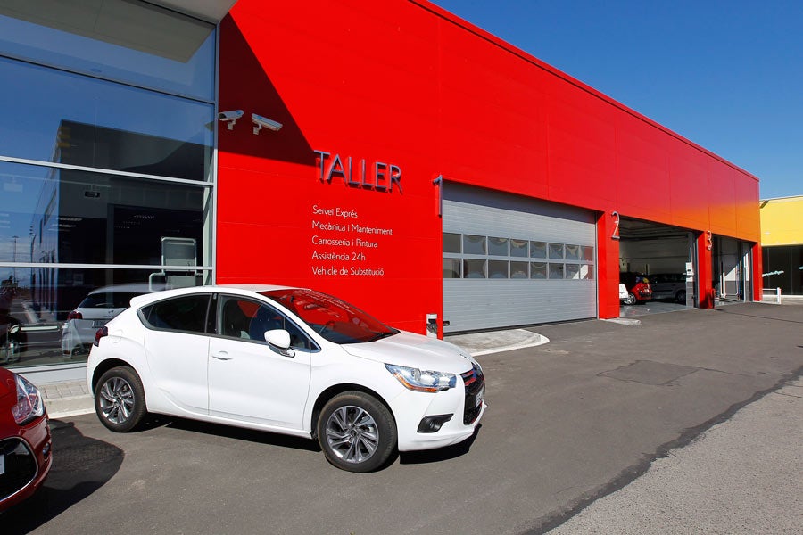 Las revisiones en los coches son fundamentales para evitar averías.
