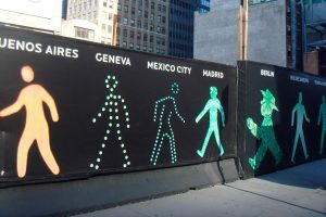 Distintas figuras peatonales según la ciudad.