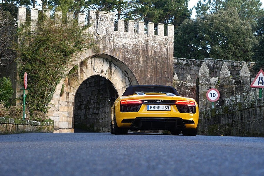 Lo que más valor tiene del Audi R8 Spyder no está en su equipamiento, sino en lo que te hace sentir.