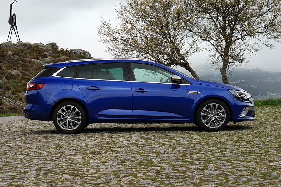 La línea lateral es más deportiva que la de la berlina.