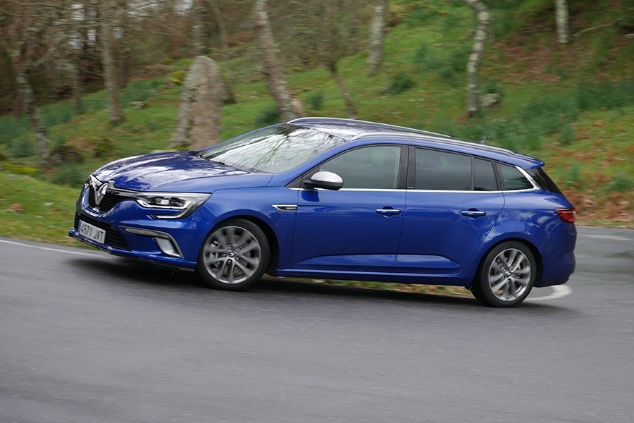 El Mégane es un coche de reacciones seguras.