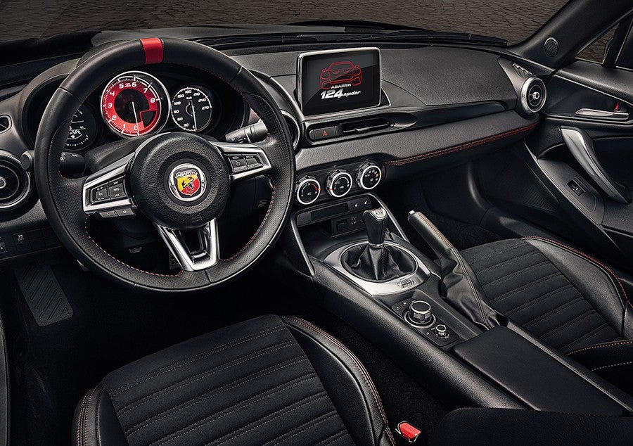 El interior cuenta con detalles exclusivos.