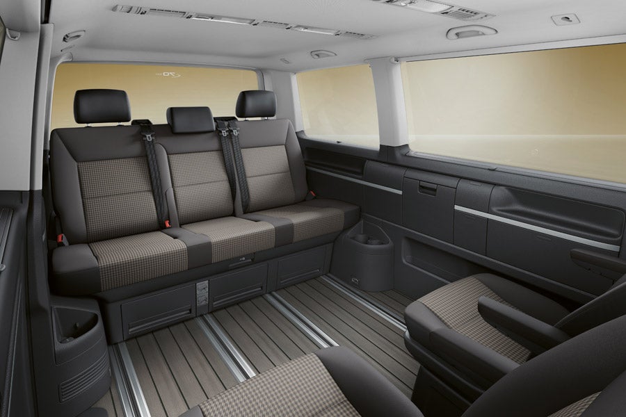 Interior de la Volkswagen Bulli 70 aniversario.