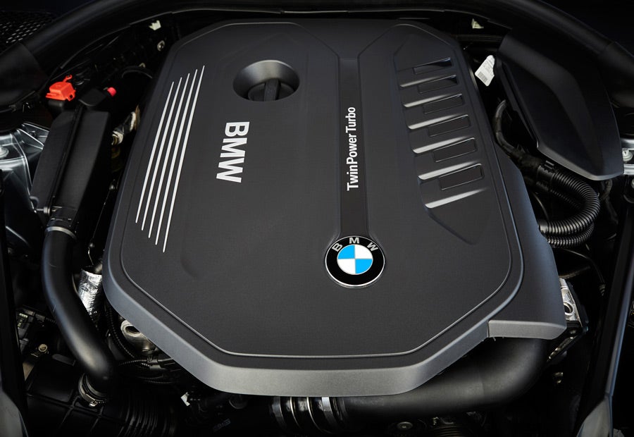 El nuevo BMW Serie 5 está disponible, por el momento, con dos opciones mecánicas de gasolina y otras tantas diésel.