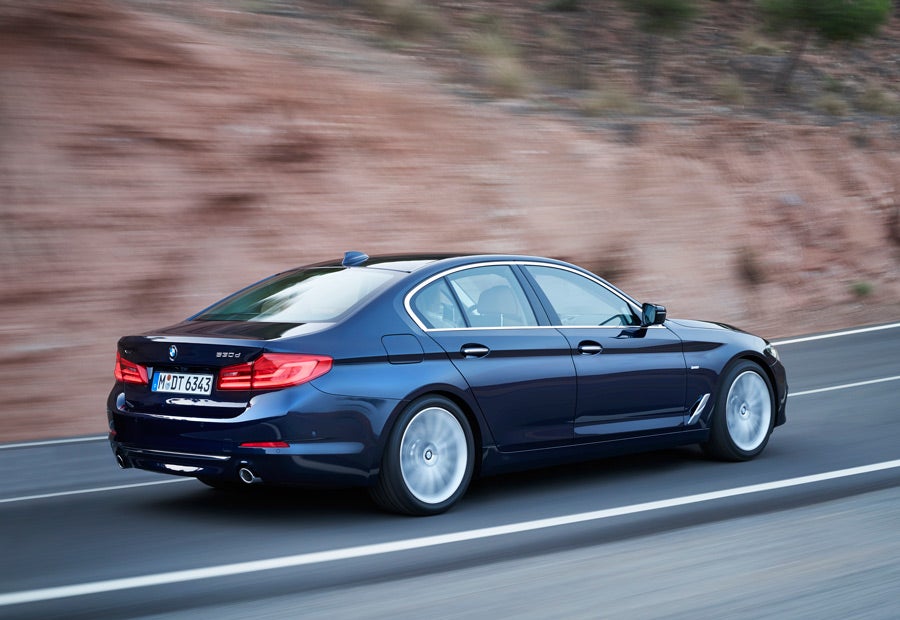 En opción, el nuevo BMW Serie 5 puede montar ruedas traseras directrices.