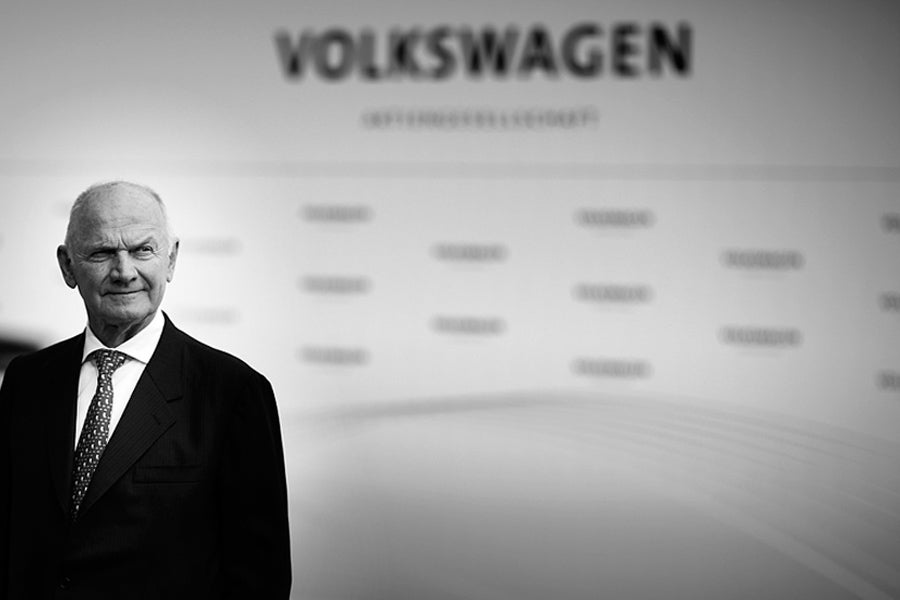 Ferdinand Piëch vende gran parte de sus acciones en Porsche Ferdinand Piëch vende gran parte de sus acciones en Porsche