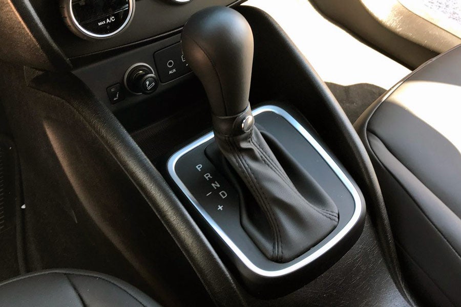 El cambio automático de seis relaciones del Fiat Tipo funciona bien.
