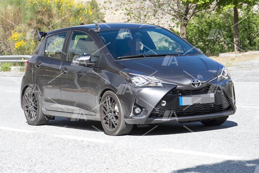 Fotos y vídeo espía del Toyota Yaris GRMN 2017 Fotos y vídeo espía del Toyota Yaris GRMN 2017