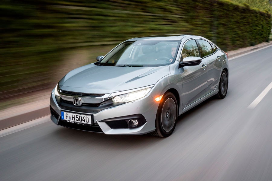 Honda Civic Sedan, la marca japonesa amplía su gama compacta Honda Civic Sedan, la marca japonesa amplía su gama compacta
