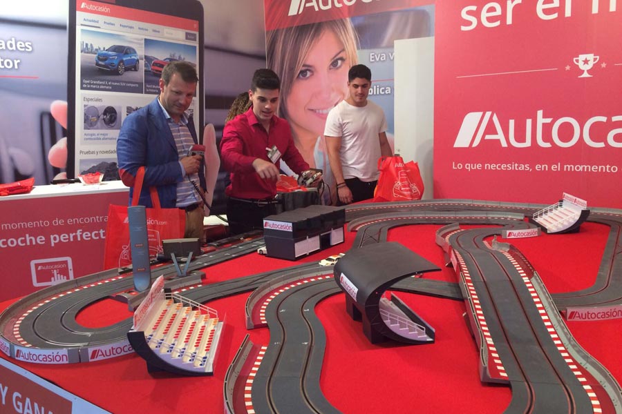 El Scalextric preside el stand de Autocasión en el Salón VO.