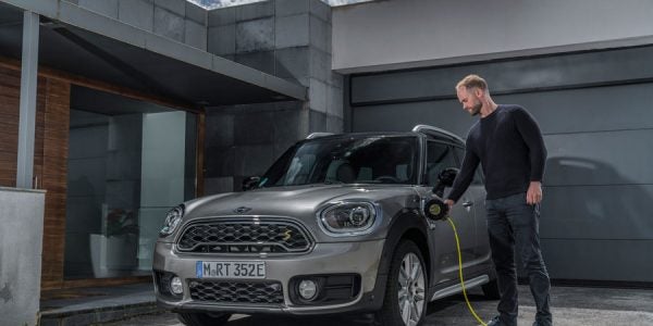 El Countryman S E ALL4 es el primer Mini híbrido enchufable de la historia.
