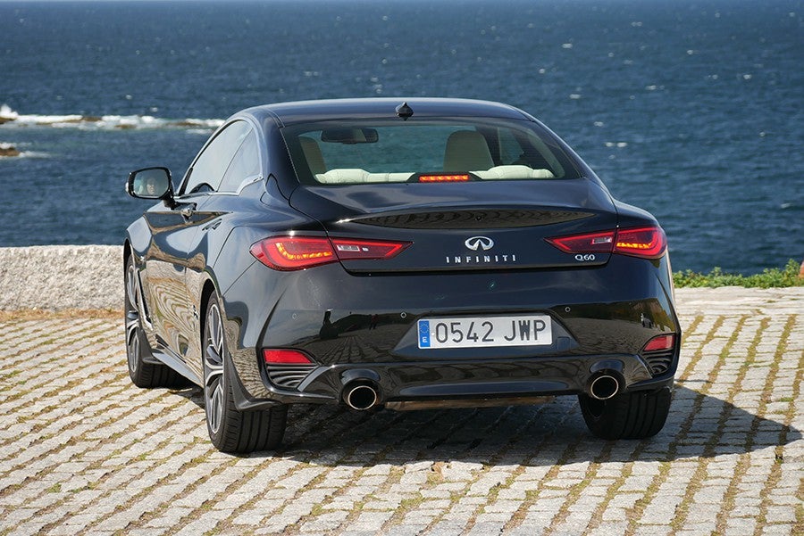 El Infiniti Q60 con el motor 2.0t tiene unas prestaciones buenas, unos consumos ajustados y un precio razonable.