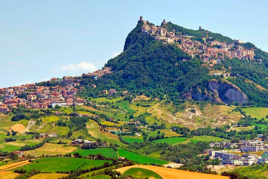 Conoce la región italiana de Emilia-Romagna, donde se producen los superdeportivos más increíbles.