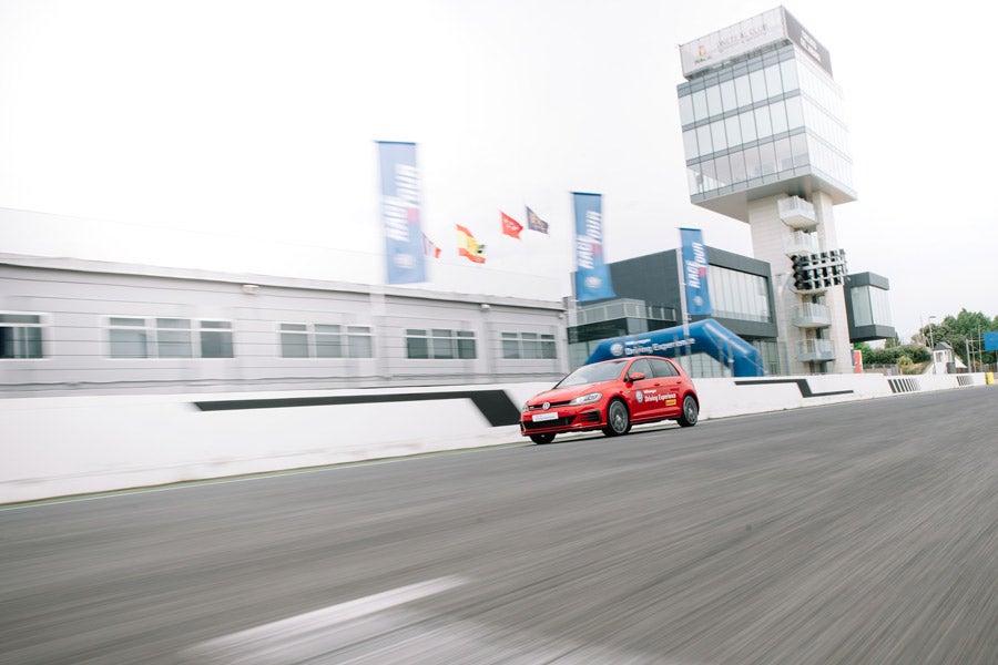 Las condiciones dinámicas de los Golf R y GTI nos dejaron boquiabiertos.
