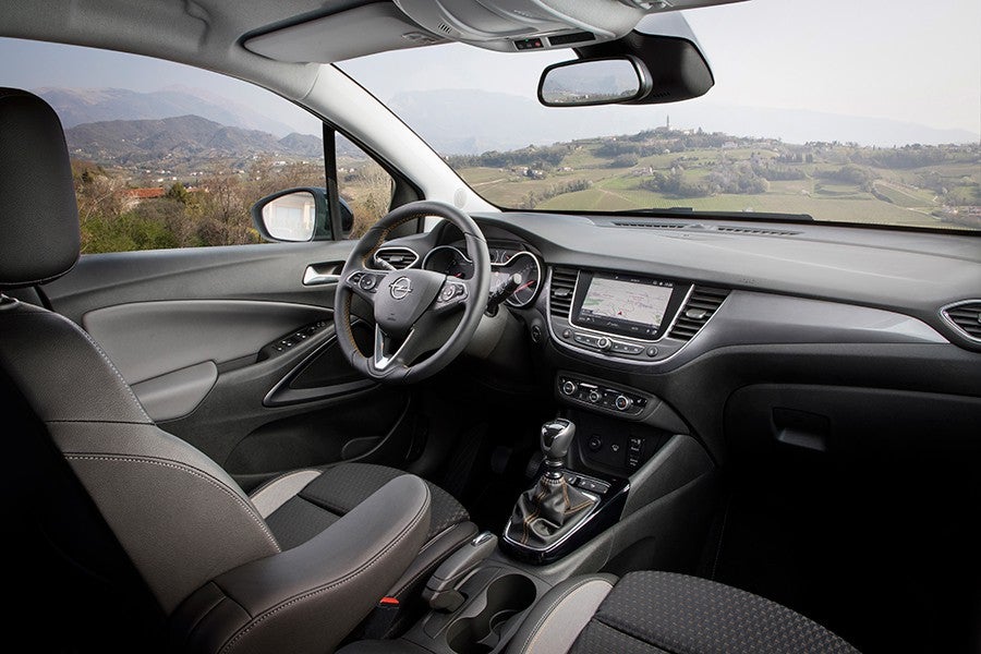 El interior del Crossland X tiene un diseño atractivo.