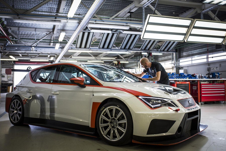¿Qué tiene en común una MotoGP y un SEAT León? ¿Qué tiene en común una MotoGP y un SEAT León?