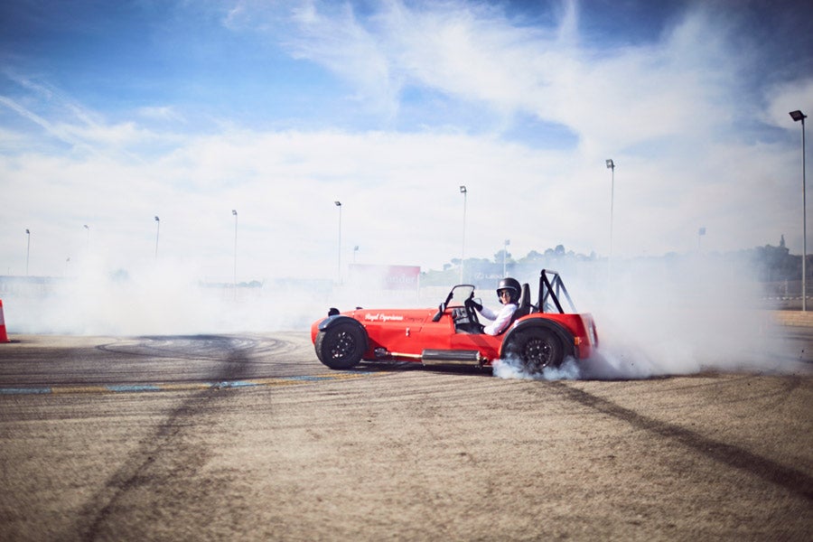 Derrapa en El Jarama con un Lotus Seven con The Royal Experience Company Derrapa en El Jarama con un Lotus Seven con The Royal Experience Company