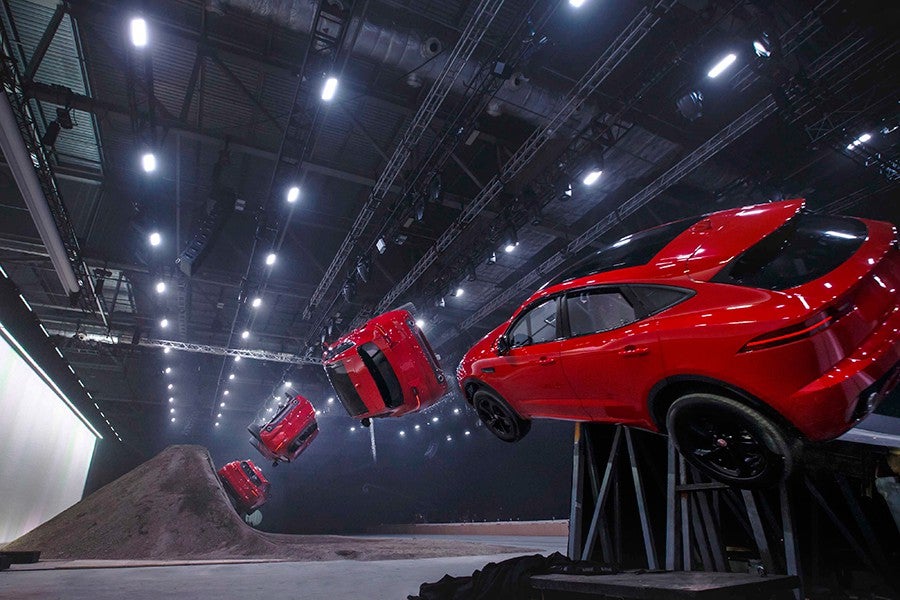 El Jaguar E-Pace bate el récord Guinness con un rizo El Jaguar E-Pace bate el récord Guinness con un rizo